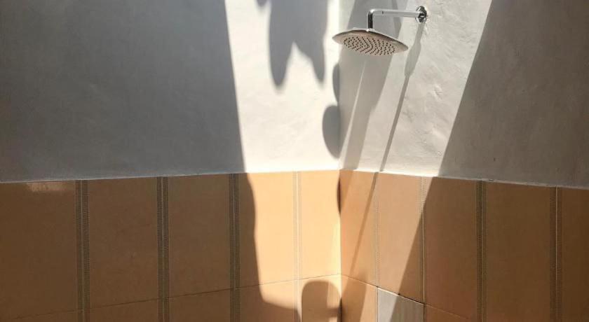 Pineapple Guest House ギリ・アイル エクステリア 写真