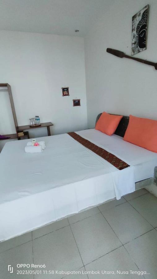 Pineapple Guest House ギリ・アイル エクステリア 写真